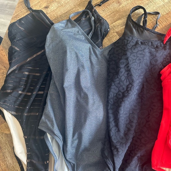 Women’s One Piece Swimsuits - XL - Picture 2 of 4
